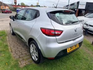 2015 Renault Clio 1.5 Dci Dynamique Medianav Euro 5 (s/s) 5dr in Silver — image 4