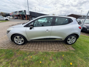 2015 Renault Clio 1.5 Dci Dynamique Medianav Euro 5 (s/s) 5dr in Silver — image 5