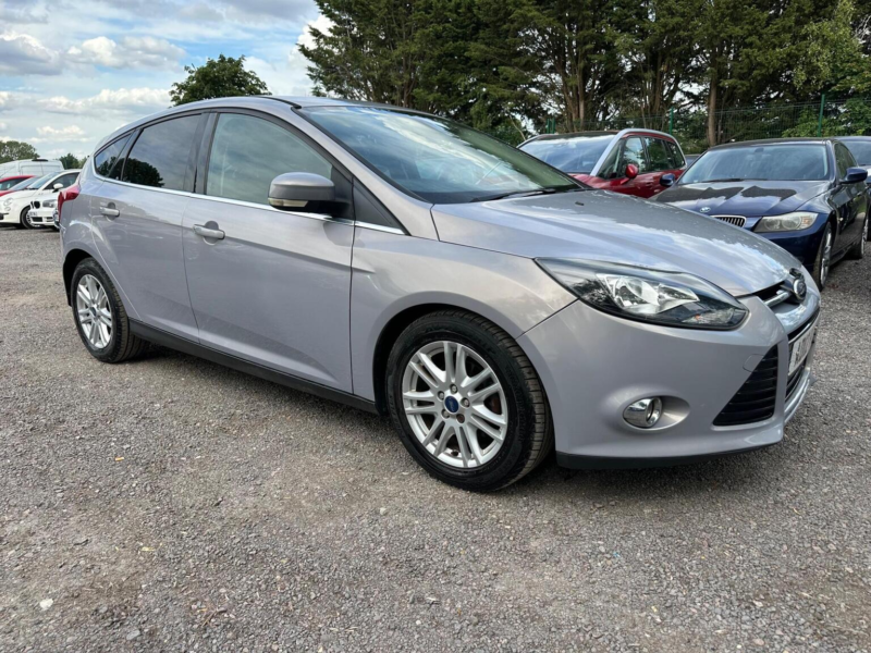 2012 Ford Focus 1.0t Ecoboost Titanium Euro 5 (s/s) 5dr in Silver — image 1