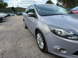 2012 Ford Focus 1.0t Ecoboost Titanium Euro 5 (s/s) 5dr in Silver — image 2