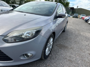 2012 Ford Focus 1.0t Ecoboost Titanium Euro 5 (s/s) 5dr in Silver — image 4