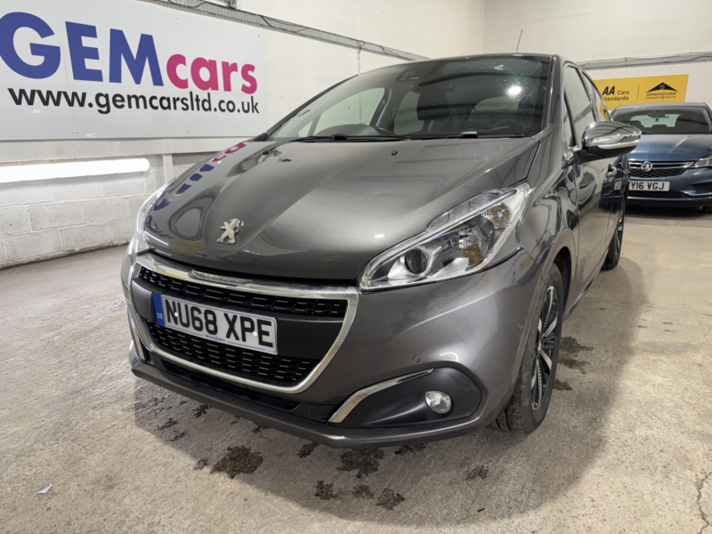 2018 Peugeot 208 1.2 Puretech Tech Edition in Grey — image 1
