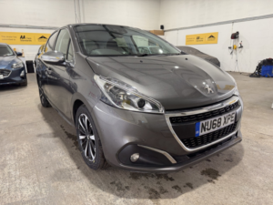 2018 Peugeot 208 1.2 Puretech Tech Edition in Grey — image 3