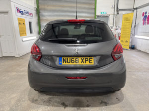 2018 Peugeot 208 1.2 Puretech Tech Edition in Grey — image 6