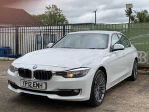 2012 BMW 3 Series 2.0 320d Luxury Saloon in White — image 3