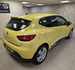 2014 Renault Clio 1.2 16v Dynamique Medianav Hatchback 5dr Petrol Manual Euro 5 (75 Ps) in Multicolour — image 3