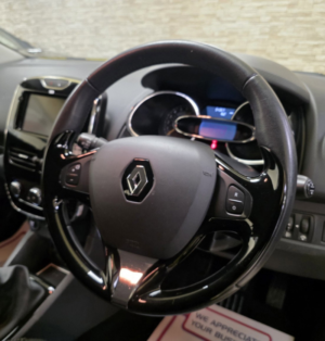 2014 Renault Clio 1.2 16v Dynamique Medianav Hatchback 5dr Petrol Manual Euro 5 (75 Ps) in Multicolour — image 5
