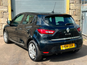 2014 Renault Clio 1.2 16v Dynamique Medianav Hatchback 5dr Petrol Manual Euro 5 (75 Ps) in Black — image 2