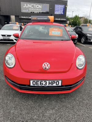2013 Volkswagen Beetle 1.6 Tdi Bluemotion Tech Design in Red — image 2