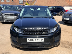 2017 Land Rover Range Rover Evoque Td4 Se in Black — image 4