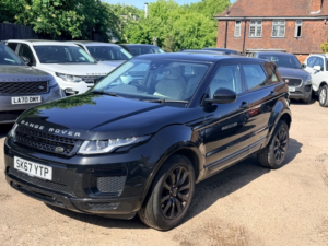 2017 Land Rover Range Rover Evoque Td4 Se in Black — image 5