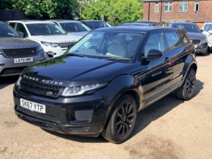 2017 Land Rover Range Rover Evoque Td4 Se in Black — image 6