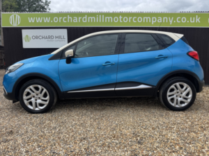 2016 Renault Captur 1.5 Dynamique Nav Dci 90 in Blue — image 3