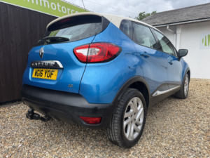 2016 Renault Captur 1.5 Dynamique Nav Dci 90 in Blue — image 5