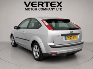 2007 Ford Focus 1.6 Zetec Climate 3dr in Silver — image 2