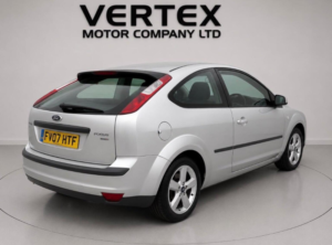 2007 Ford Focus 1.6 Zetec Climate 3dr in Silver — image 3