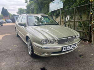 2007 Jaguar X-Type 2.2 D Se in Gold — image 1