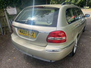 2007 Jaguar X-Type 2.2 D Se in Gold — image 4