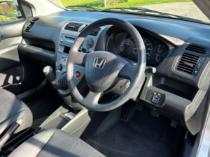2003 Honda Civic 1.6 I-Vtec Se Executive in Silver — image 2