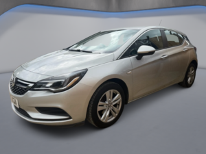 2017 Vauxhall Astra 1.6 Cdti Ecoflex Design in Silver — image 6