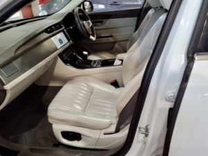 2018 Jaguar Xf 2.0 D Portfolio in White — image 6