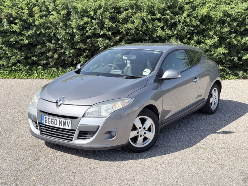 2011 Renault Megane 1.5 Dci Dynamique Tomtom in Grey — image 1