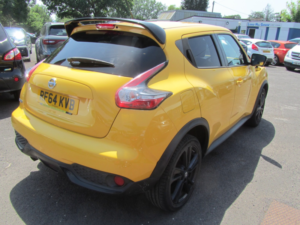 2014 Nissan Juke 1.2 Dig-T Tekna in Yellow — image 3