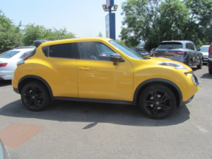 2014 Nissan Juke 1.2 Dig-T Tekna in Yellow — image 4