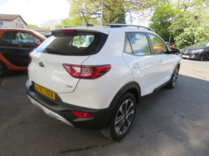 2017 Kia Stonic 1.0 T-Gdi 2 Euro 6 (s/s) 5dr in White — image 5