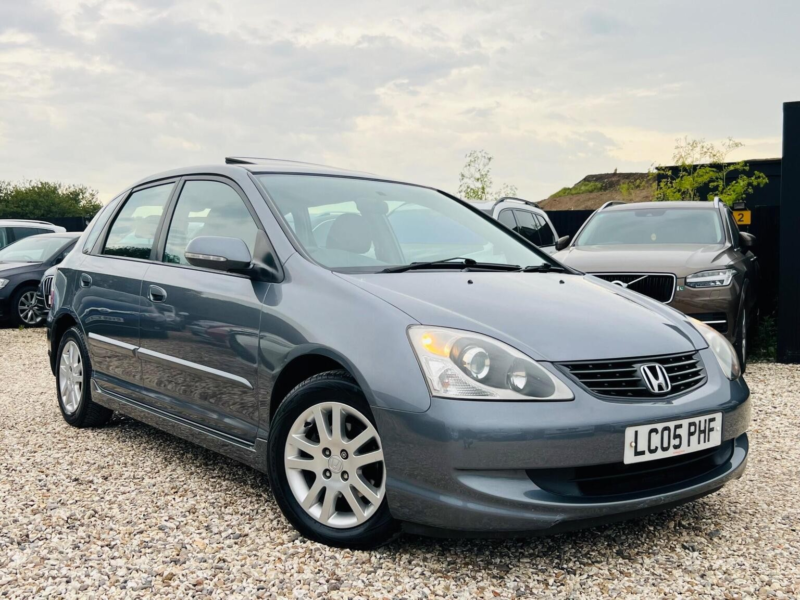 2005 Honda Civic 1.6 I-Vtec Executive 5dr in Grey — image 1