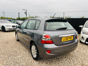 2005 Honda Civic 1.6 I-Vtec Executive 5dr in Grey — image 2
