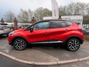 2017 Renault Captur 1.5 Dci Energy Signature Nav Euro 6 (s/s) 5dr in Red — image 4