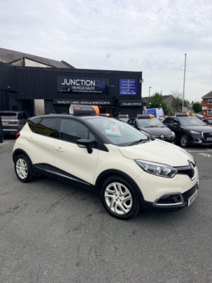 2014 Renault Captur 0.9 Dynamique S Medianav Tce 90 Stop & Start in White — image 2