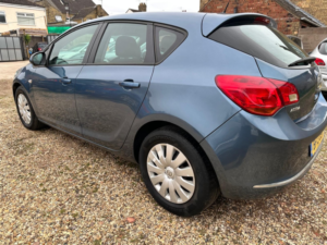 2013 Vauxhall Astra 1.7 Cdti Ecoflex Exclusiv in Blue — image 5