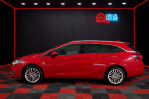 2016 Vauxhall Astra 1.6 Cdti Elite Nav in Red — image 5