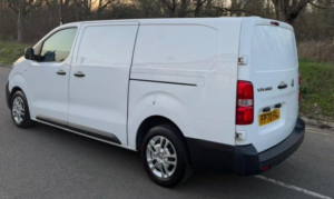 2021 Vauxhall Vivaro 2.0 Turbo D 3100 Dynamic L2 H1 Euro 6 (s/s) 6dr in White — image 5