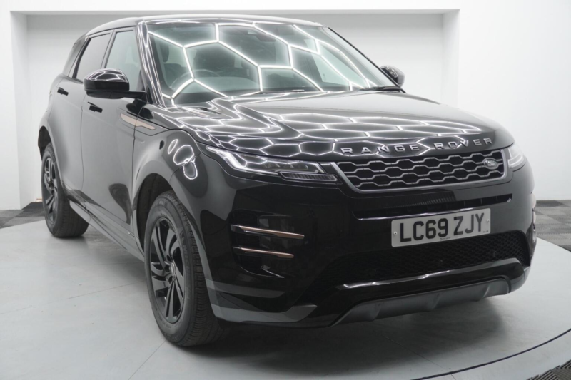2019 Land Rover Range Rover Evoque 2.0 D150 R-Dynamic S Auto 4WD Euro 6 (s/s) 5dr in Black — image 1