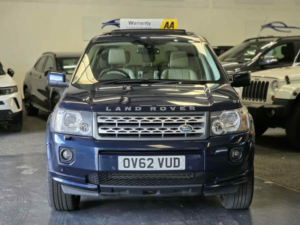 2012 Land Rover Freelander 2 2.2 Sd4 Hse in Blue — image 3