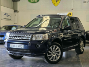 2012 Land Rover Freelander 2 2.2 Sd4 Hse in Blue — image 4