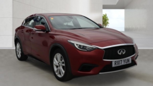 2017 Infiniti Q30 1.5 D Se in Red — image 2