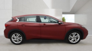 2017 Infiniti Q30 1.5 D Se in Red — image 3