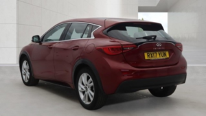 2017 Infiniti Q30 1.5 D Se in Red — image 6