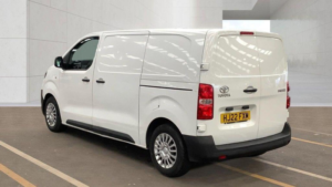 2022 Toyota Proace 1.5d Icon Medium Panel Van Mwb Euro 6 (s/s) 6dr in White — image 3