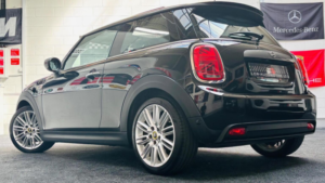 2020 MINI Electric Hatch Cooper Se 32.6kwh Level 3 Auto 3dr in Black — image 3