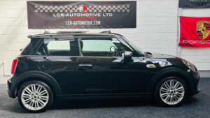 2020 MINI Electric Hatch Cooper Se 32.6kwh Level 3 Auto 3dr in Black — image 4
