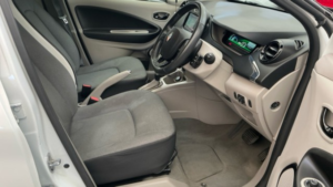 2016 Renault Zoe Dynamique Nav Electric Automatic White 5dr 1 Keeper+satnav+6 Stamps in White — image 5