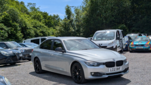 2012 BMW 3 Series 2.0 320d Se Saloon in Silver — image 2