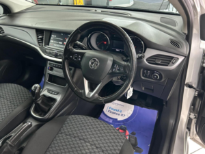 2022 Vauxhall Astra 1.5 Turbo D Business Edition Nav Sports Tourer Euro 6 (s/s) 5dr in Silver — image 6