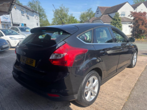 2012 Ford Focus 1.6 Tdci Zetec Euro 5 (s/s) 5dr in Black — image 4