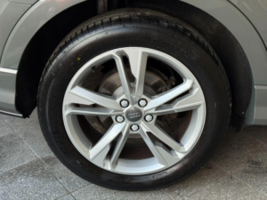 2019 Audi Q3 2.0 Tdi 35 S Line SUV 5dr Diesel S Tronic Euro 6 (s/s) (150 Ps) in Grey — image 5